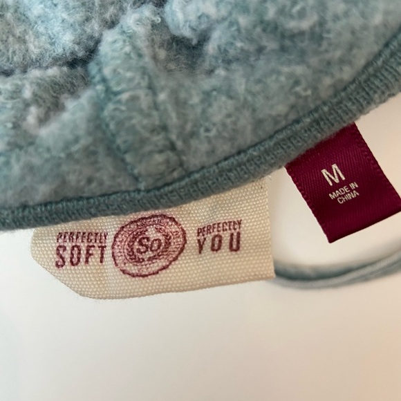 So Hoodie with zipper details size medium - Picture 4 of 4